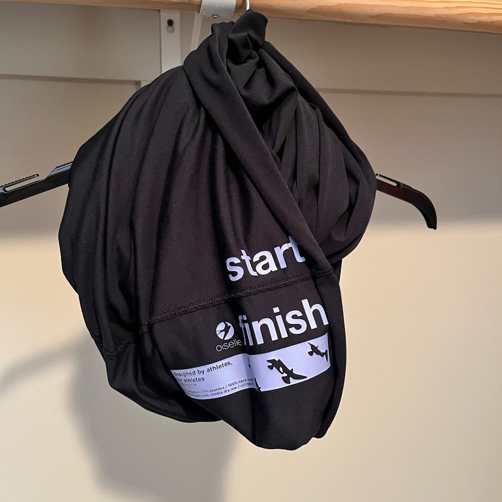 Oiselle Black Lux Infinity Scarf
